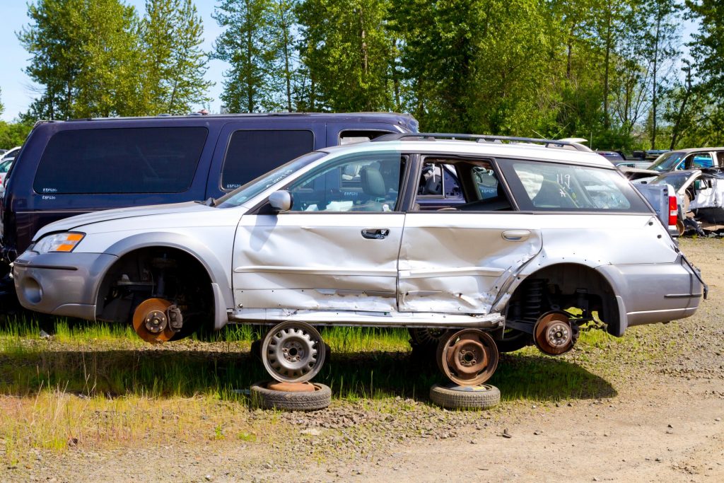 damage car on park